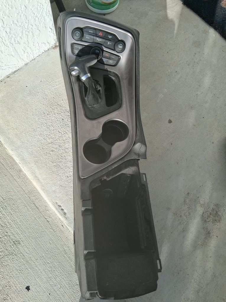 Dodge Challenger Twenty twenty three center console