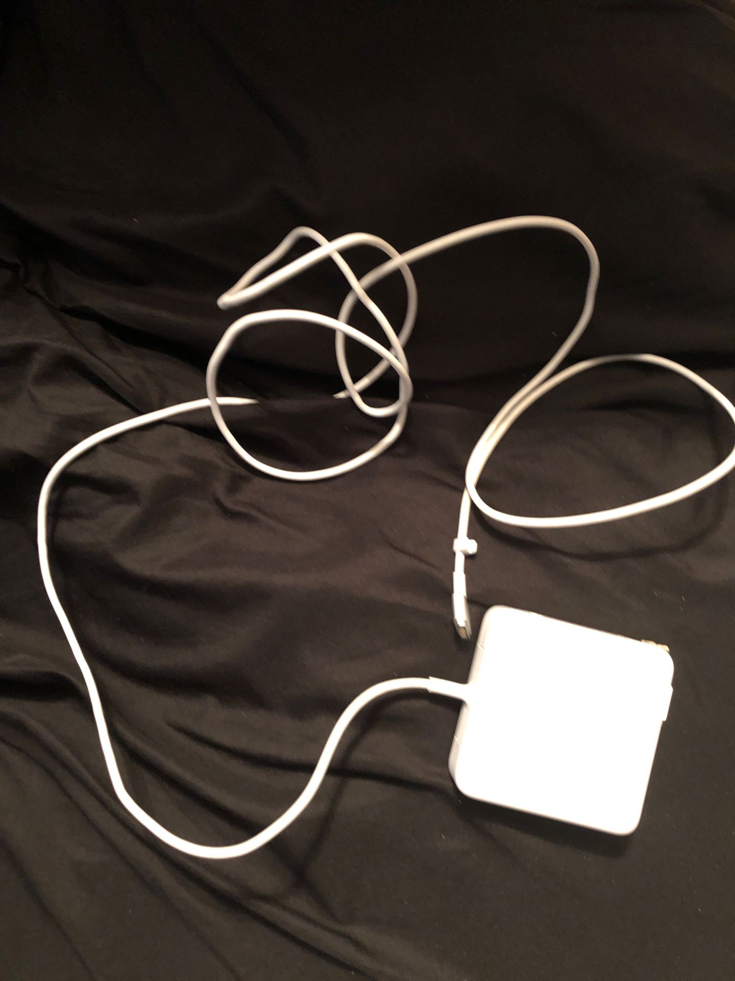 Apple 60 Watt MagSafe power adapter