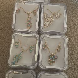 Pendant Set With Chain