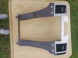 2007-2014 Cadillac Escalade center dash radio air vent trim bezel - Used