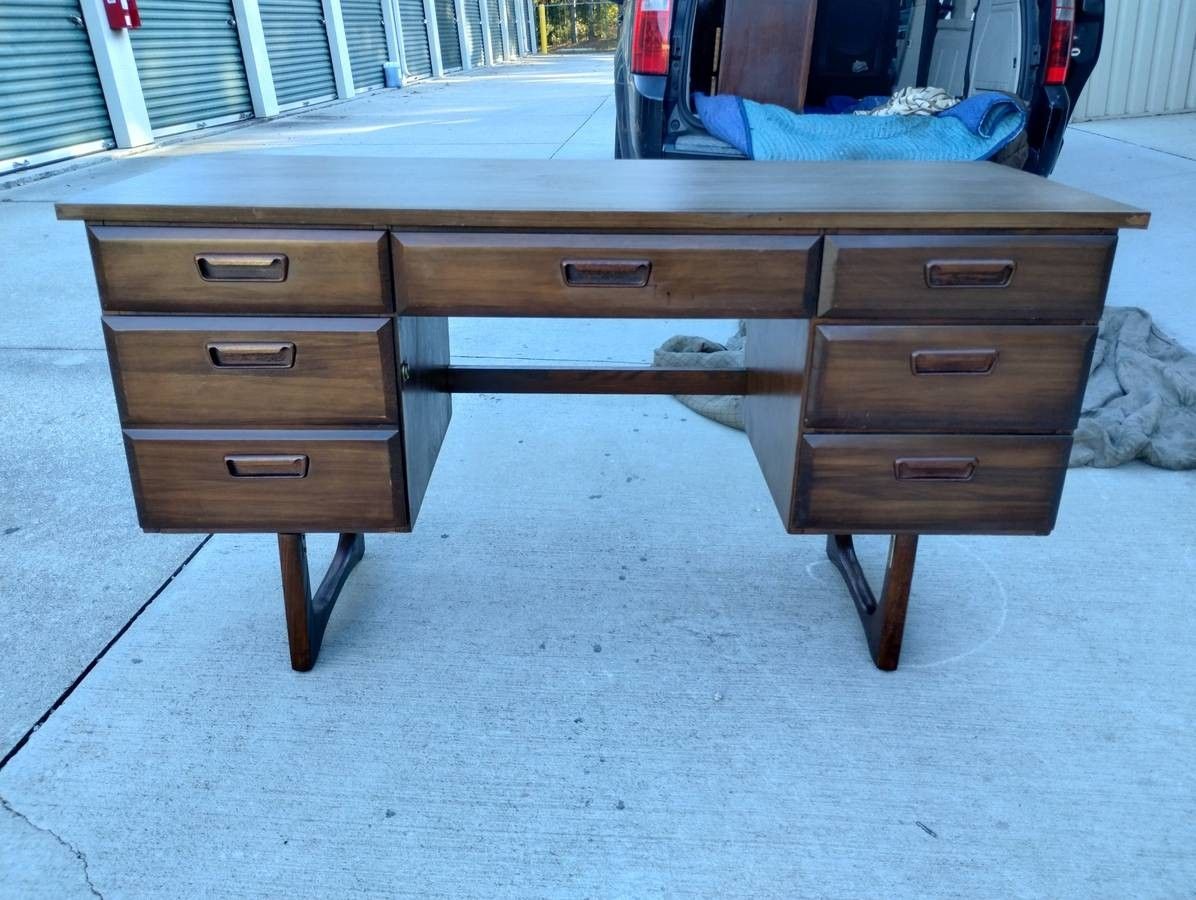 RARE* Vintage 1960's Mid Century Modern Sled Leg Desk