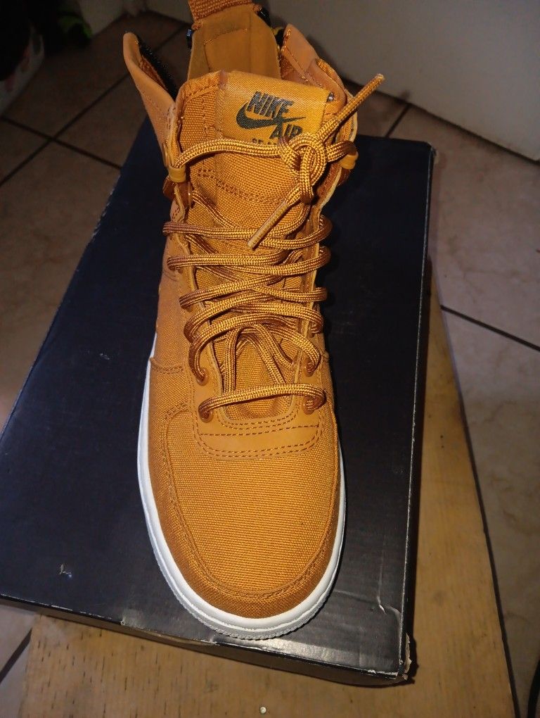 Nike SF AF1 MID