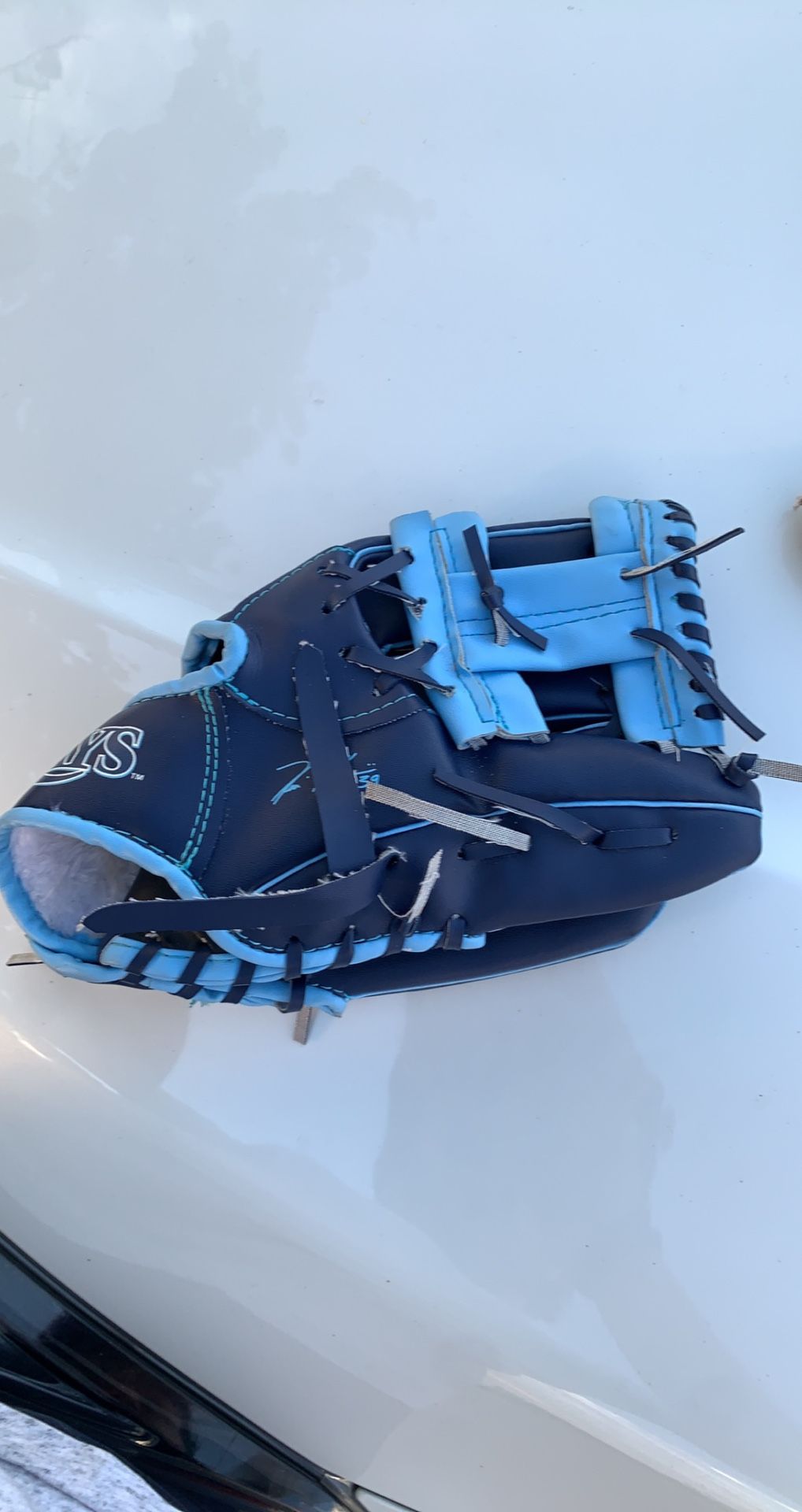 boys baseball glove 