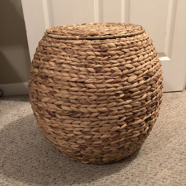 Wicker Storage Basket And Lid Household In Nashville Tn Offerup