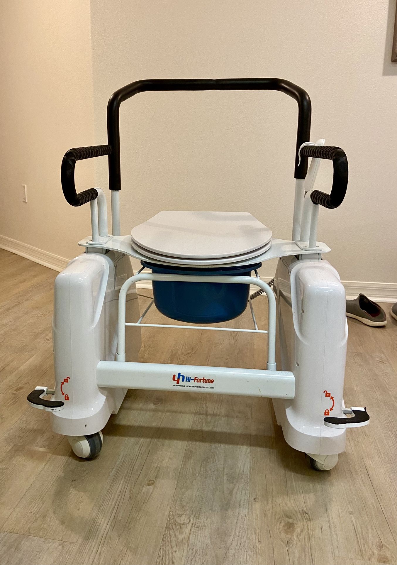 Electric Lift And Lower Portable Toilet