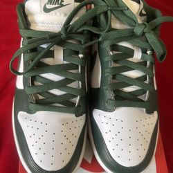 green nike dunks 