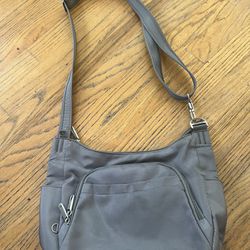 Travelon Anti-theft Crossbody Bag
