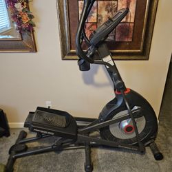 Schwinn 470 Elliptical