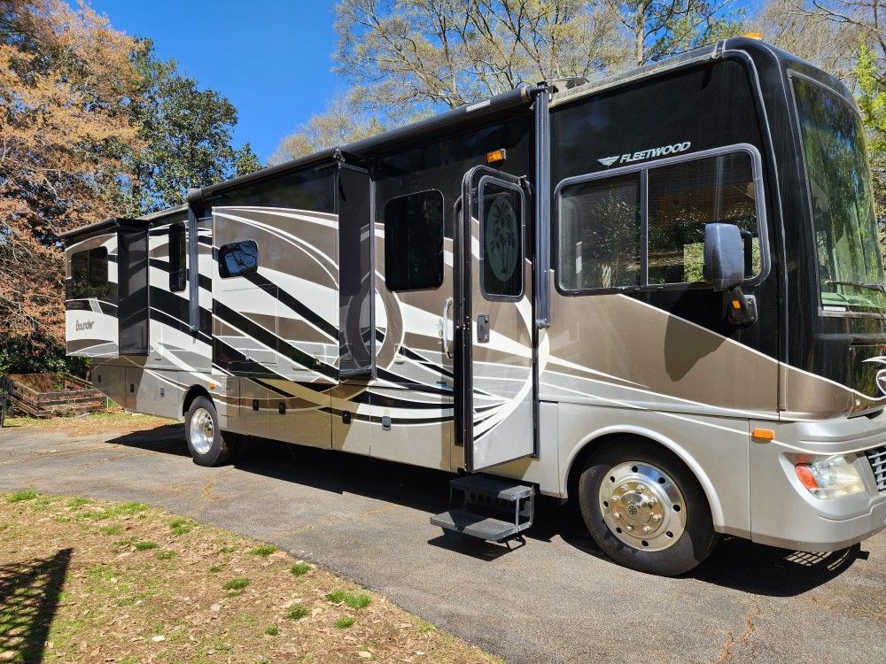 2015 Bounder Fleetwood