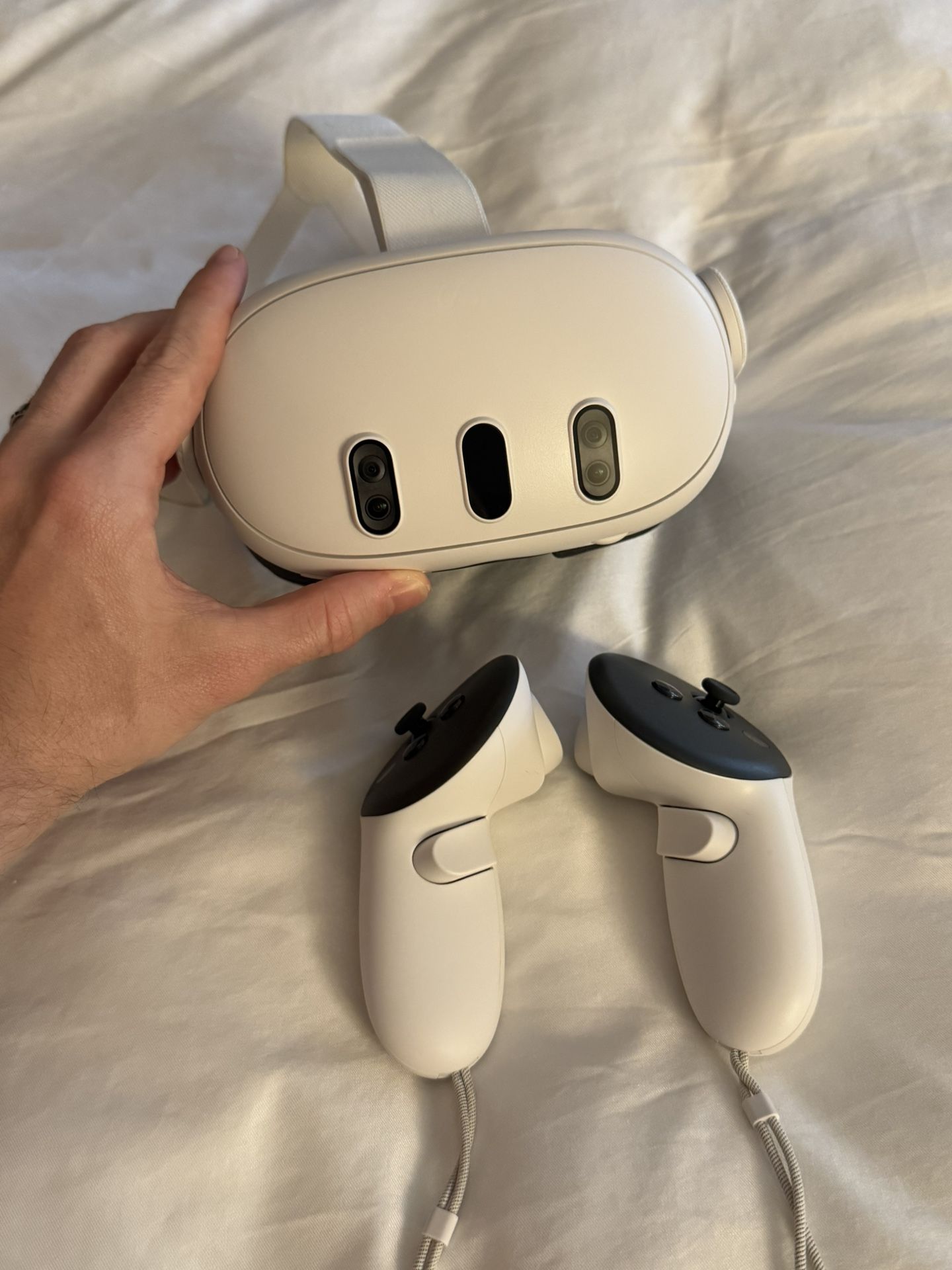 Meta Quest 3 (512GB) VR Headset – White – Batman Trial Included