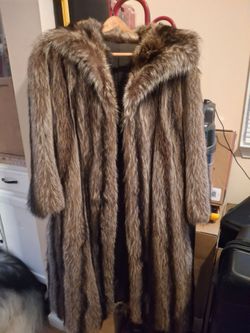 VINTAGE FURS SUMMER SALE - 100% LYNX FULL COAT WITH SILK LINING