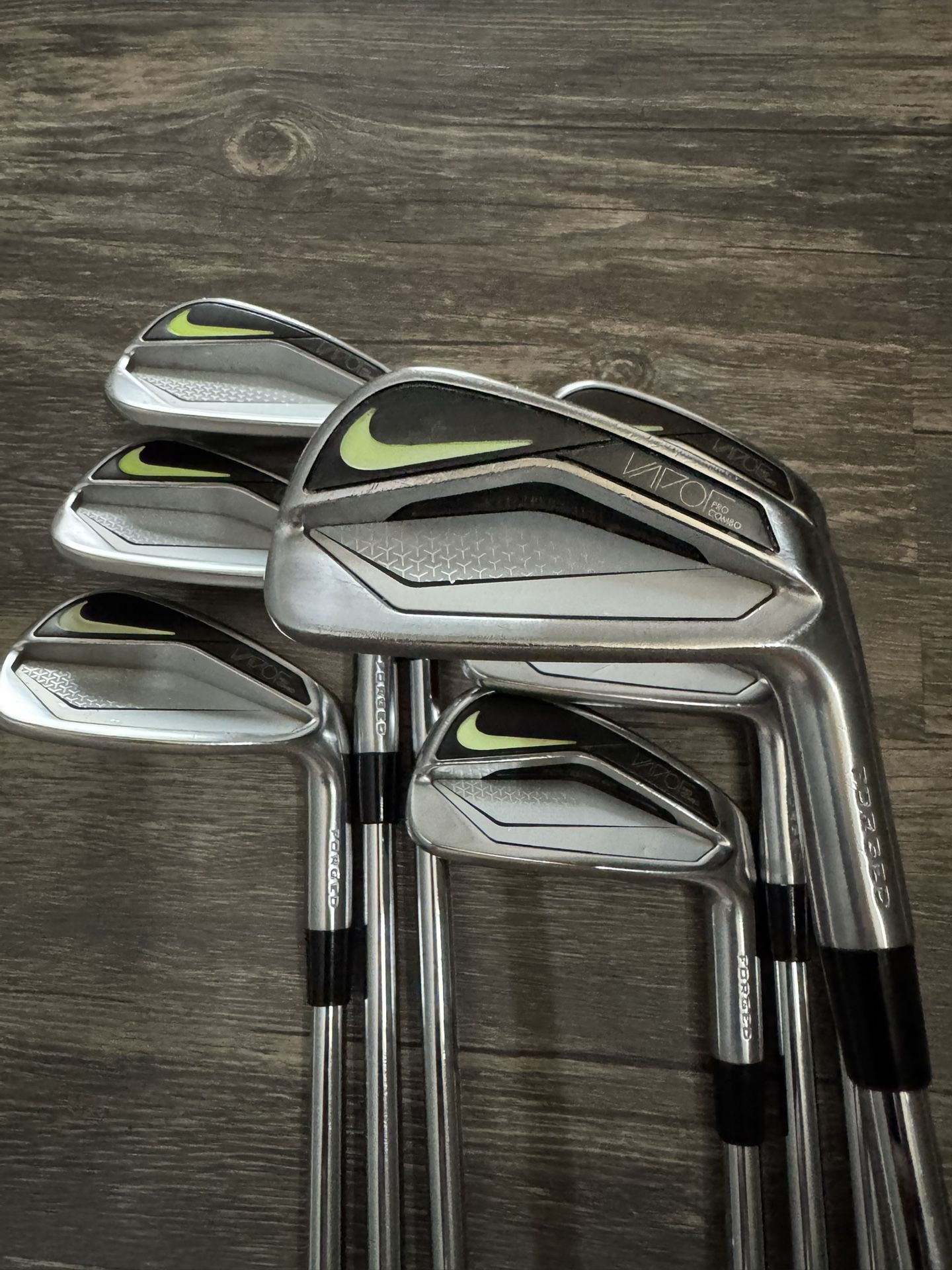 Nike Vapor Pro combo Forged Irons 4-pw/ DG TI Amt Stiff
