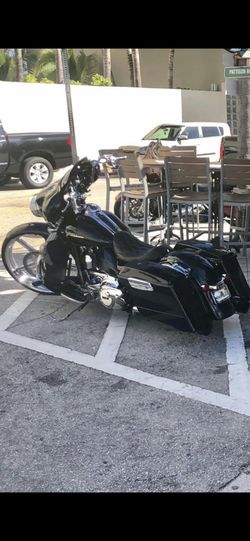 Harley-Davidson Street glide 2013 with big Whel one owner