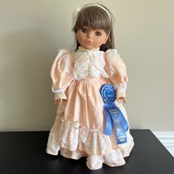 Lissi Fashion Kerstin Vinyl Doll Of The Year 1989 Sleep Eyes Award Ribbon 18in