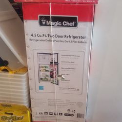 Fridge and Freezer 4.5 Cu. Ft