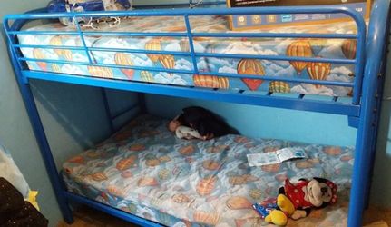 Bunk bed