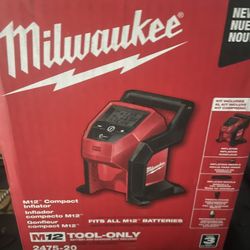 Milwaukee M12 Compact Inflator