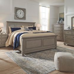 Gray-7Pc.Dresser-Mirror Queen Panel Bed