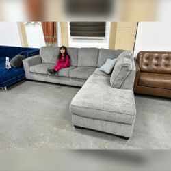 Stylish and Comfortable L Corner Set. small sectional