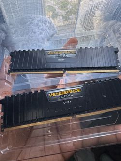 Corsair Vengeance LPX DDR4 RAM Kit (2x) 32GB
