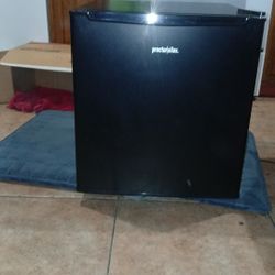 Mini Fridge/Freezer