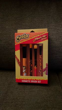 Cheetos cosmetic brush set new