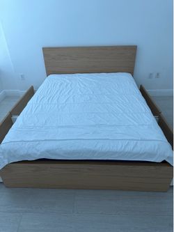 Queen Size bed with brand new mattress