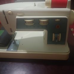 Singer Sewing Machine
