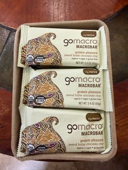 Case of 12 gomacro Macrobar Peanut Butter Chocolate Chip