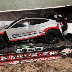 Mustang Mach E1400 AWD R/C