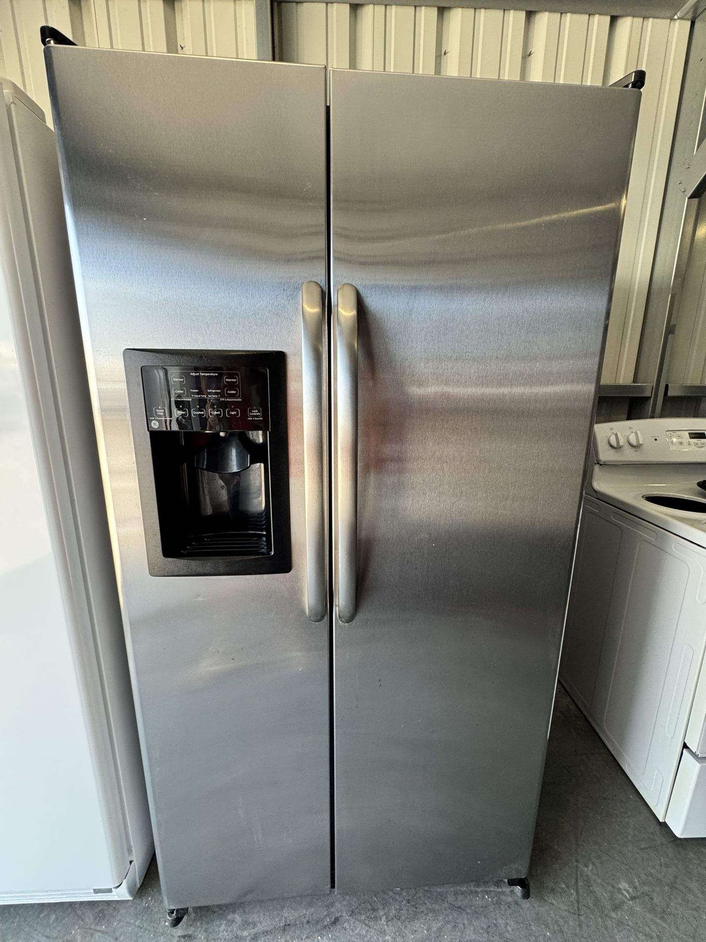 Refrigerator 