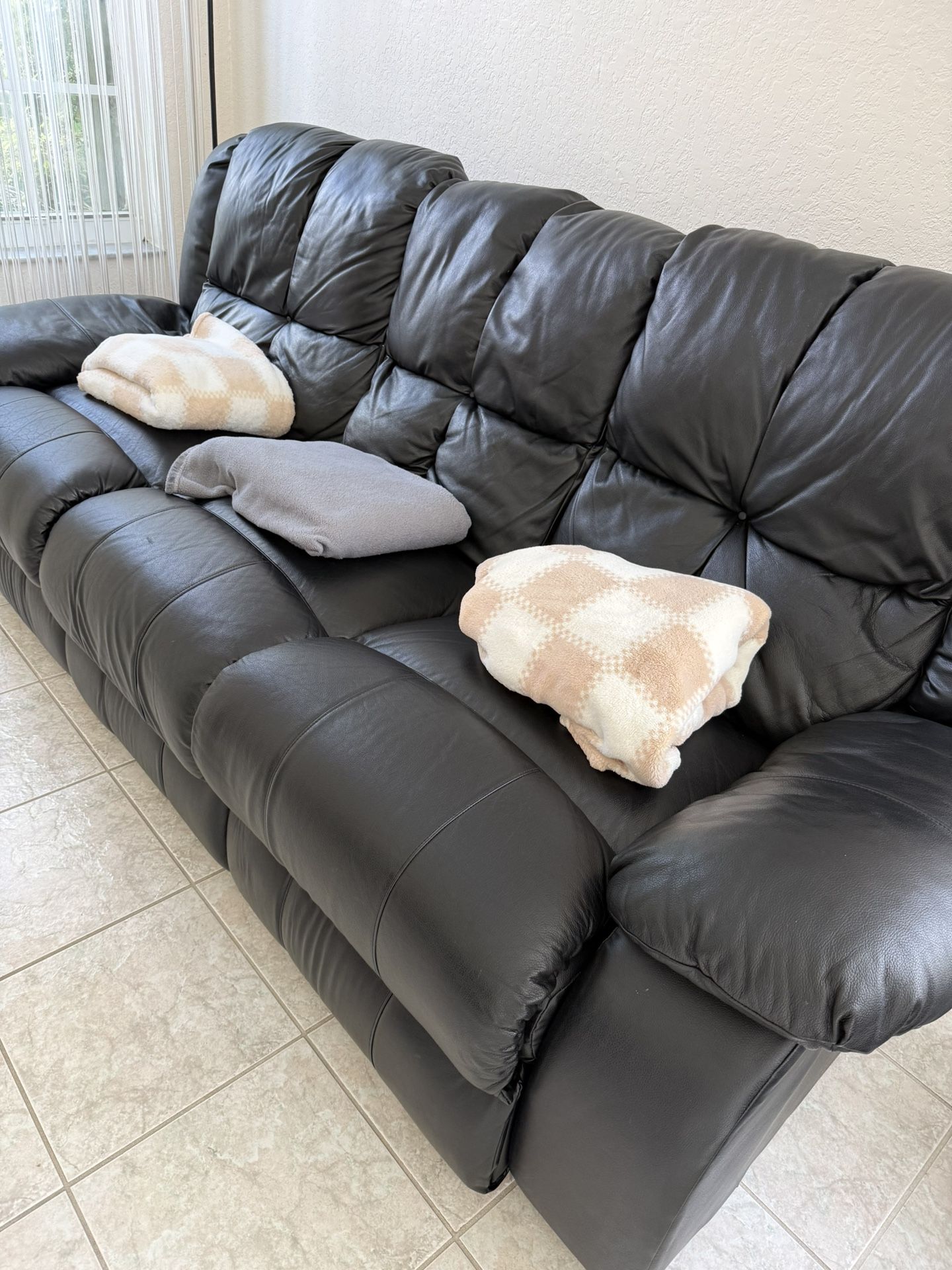 Sofá / Sofa Reclinable / Reclining Couch