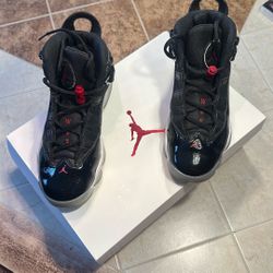 Women’s Size 8 Jumpman Two Trey 