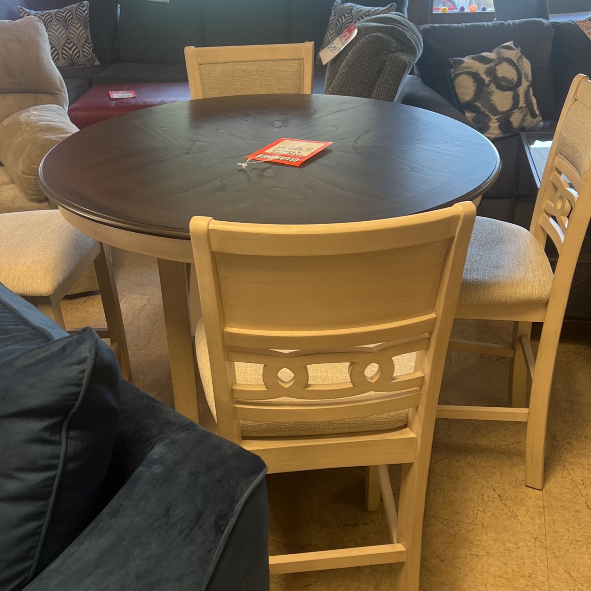 Dinette with for stool $600 brand new