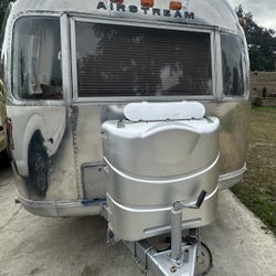 Airstream Land Yacht Trade In 25’ (1979)
