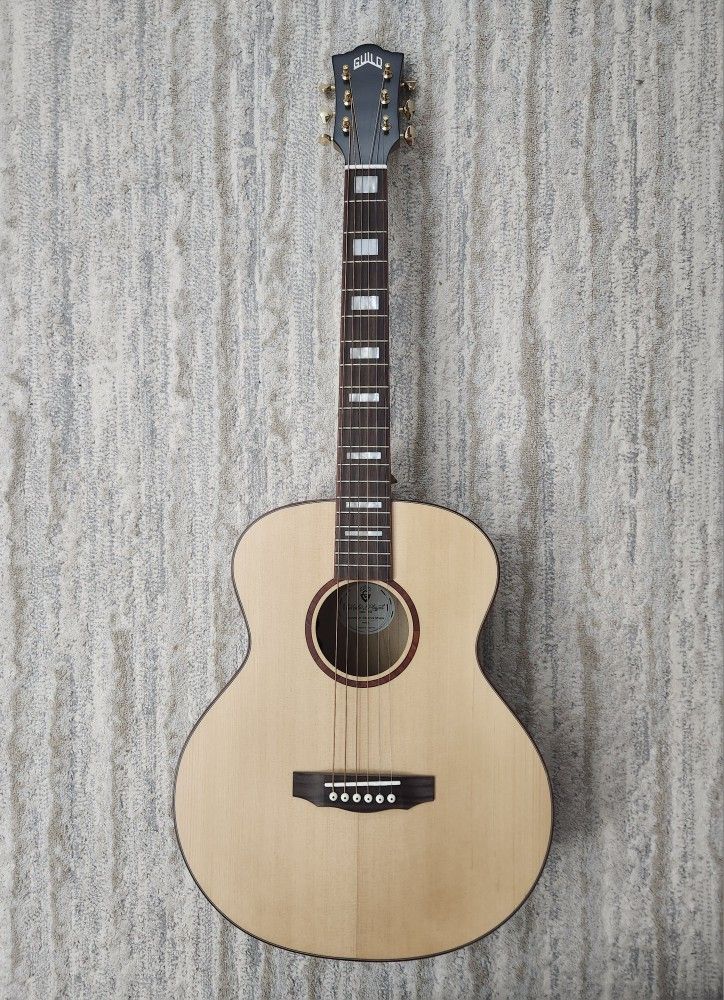Guild Jumbo Junior Reserve Maple Acoustic-Electric Guitar Natural