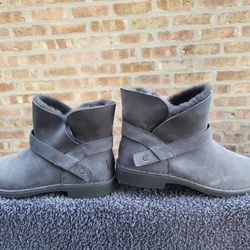 Ugg Zariyah Ankle Boots Men US SIZE 9.5 Grey Color