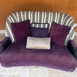 Cozy Love Seat