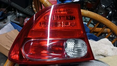 2007 Honda Civic Left Rear Tail Light.
