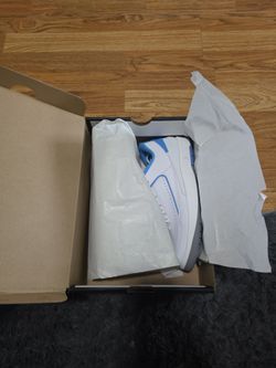 Jordan 2 low. Size 7y
