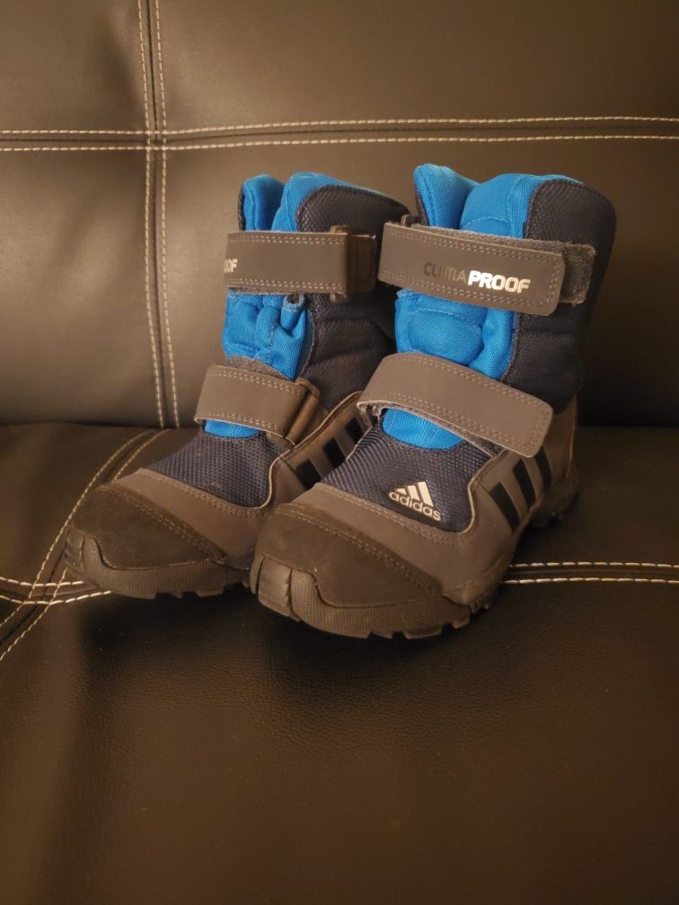 Kids Adidas snow boots size 1