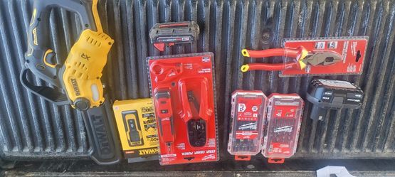 milwaukee/dewalt ?bulk buy