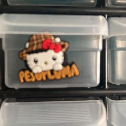 HELLO KITTY X PESO PLUMA 🫶