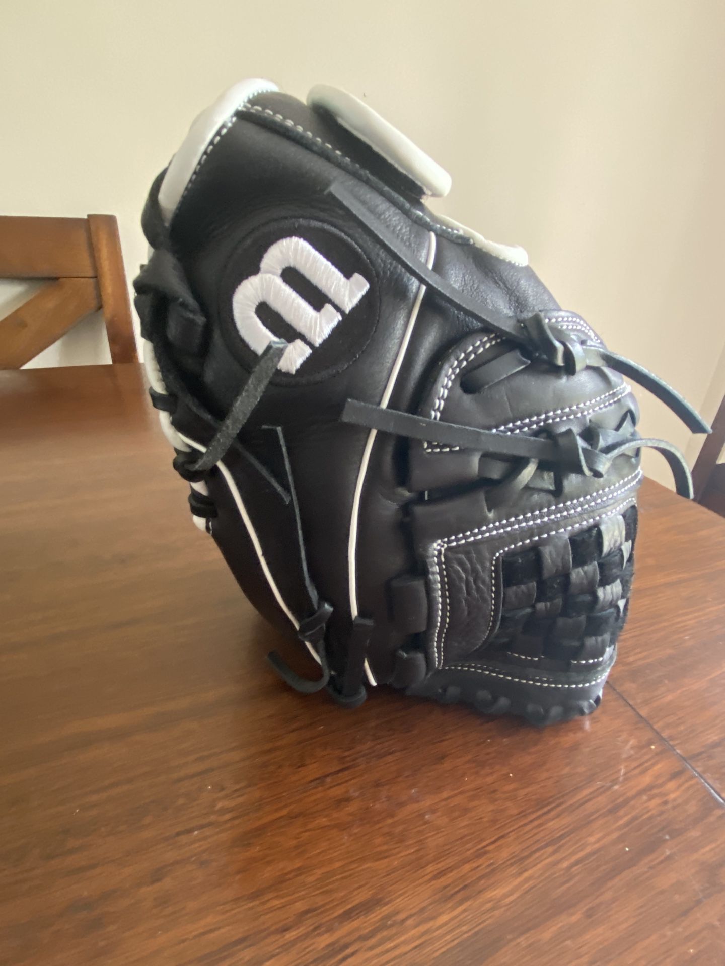 A1000 Softball Glove (infield)