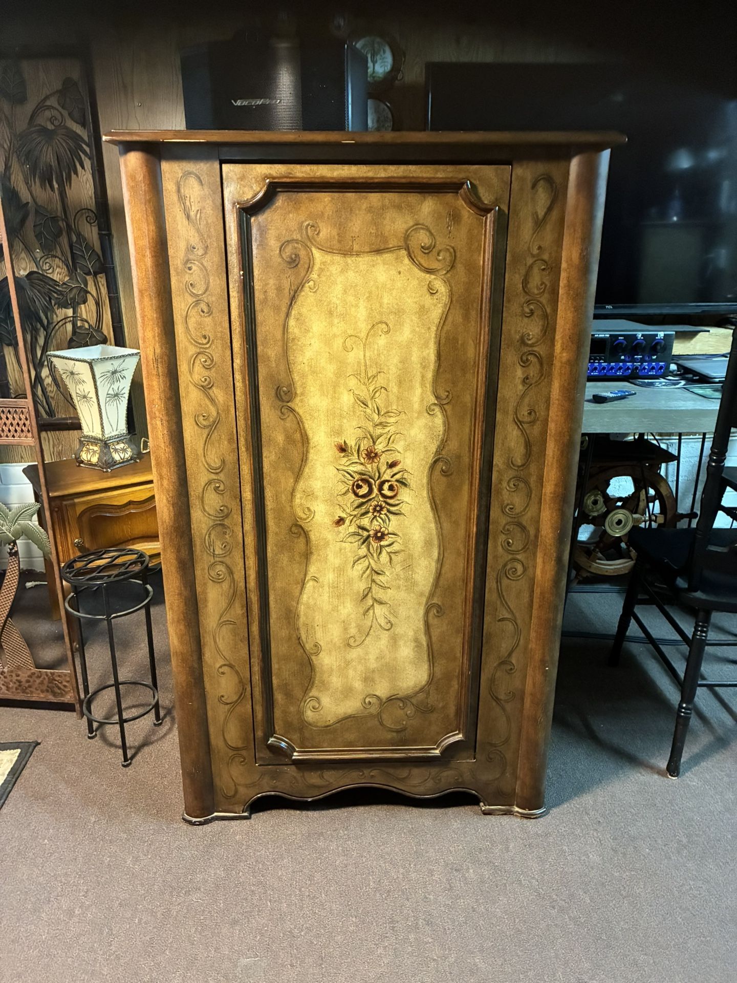 Cabinet Seven Seas By Hooker