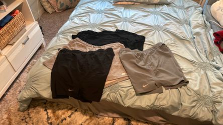 Xl Nike shorts (3 pairs)