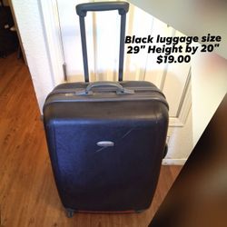 Used desenfected luggages in good condition