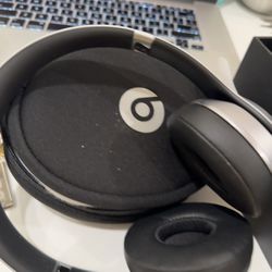 Beats solo2 Wireless (special Edition Space Grey).