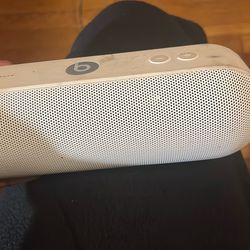 Beats Pill