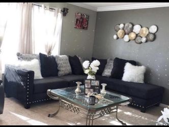 FINANCING & DELIVERY Available: Brand New Plush Sectionals